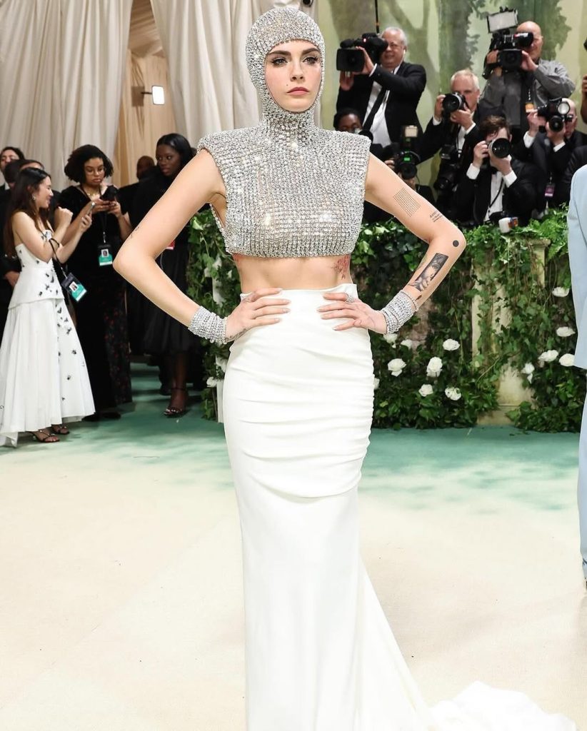 Cara Delevingne – 2024 Met Gala’da laboratuvar pırlantalı tasarımla