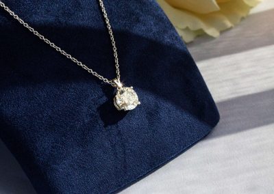 Yuvarlak kesim laboratuvar pırlantası tektaş kolye – Emilia Lab Grown
